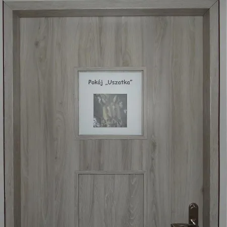 Nocleg U Sowy Pokoje Goscinne 홈스테이 Ober Wüstegiersdorf