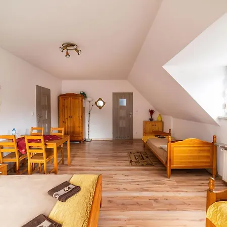 Nocleg U Sowy Pokoje Goscinne 홈스테이 *