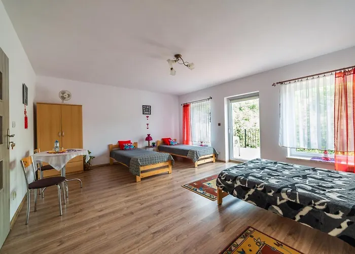 Nocleg U Sowy Pokoje Goscinne *