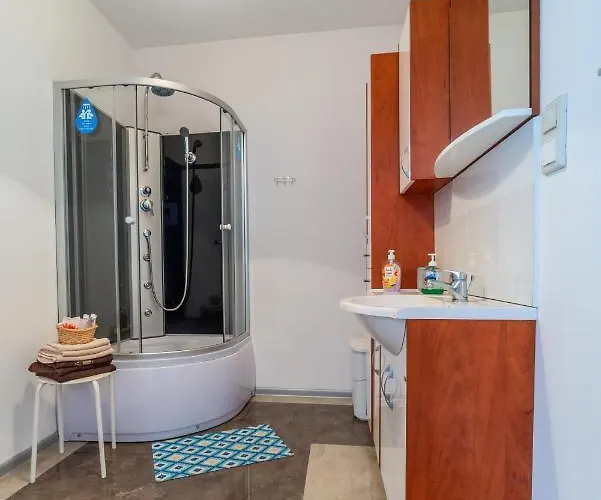 Nocleg U Sowy Pokoje Goscinne Homestay *