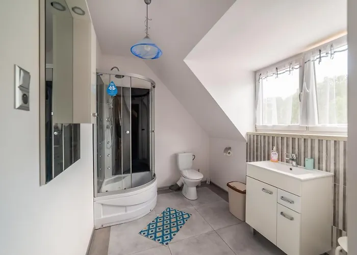 Nocleg U Sowy Pokoje Goscinne Homestay *